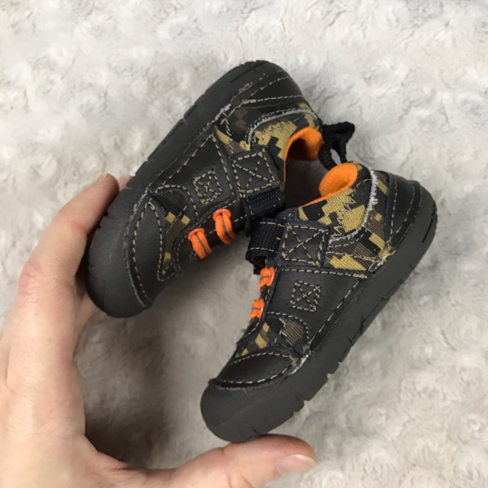 Healthtex Baby Boy Shoes Size 3 Orange Brown Camo - Picture 3 of 6